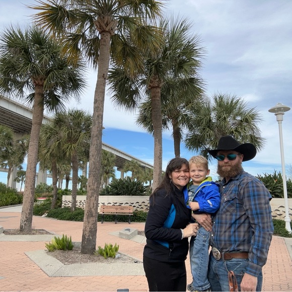 Meet your Posher, Ariel - Picture 4 of 4